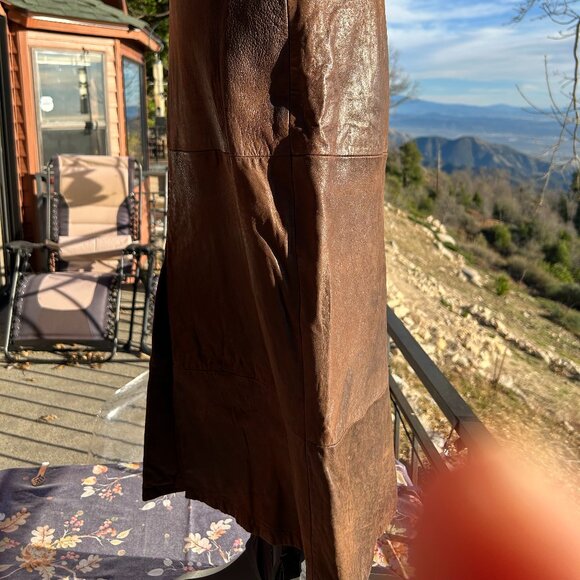 BANANA REPUBLIC Buttersoft Vintage Leather Pencil Skirt, Sz 6 w/ Tiny Flaws - Picture 4 of 15